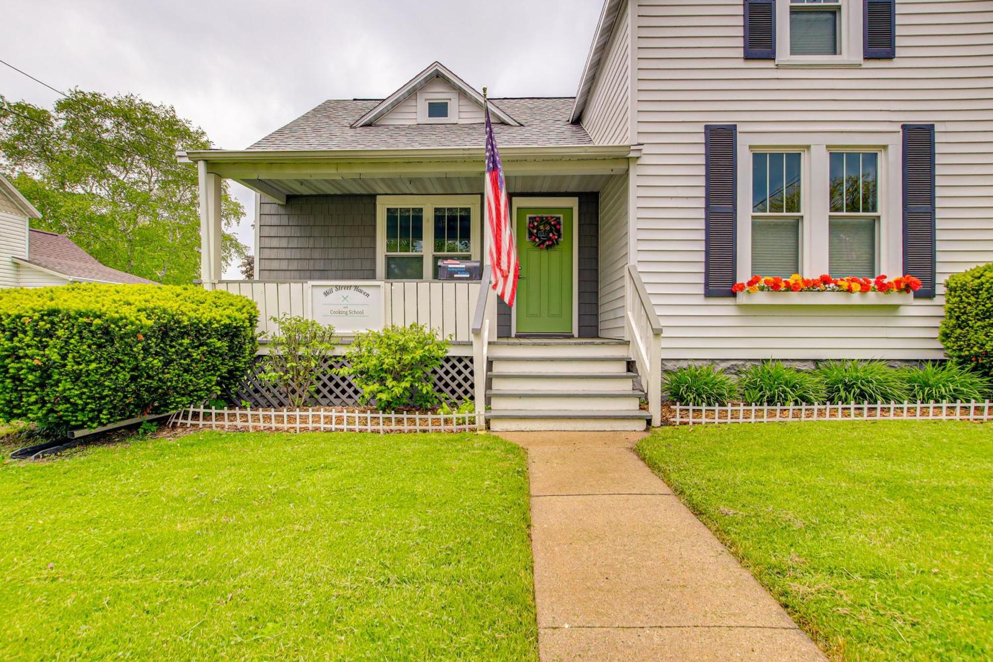 Lavish House With Patio - 2 Blocks To Green Lake! 외부 사진