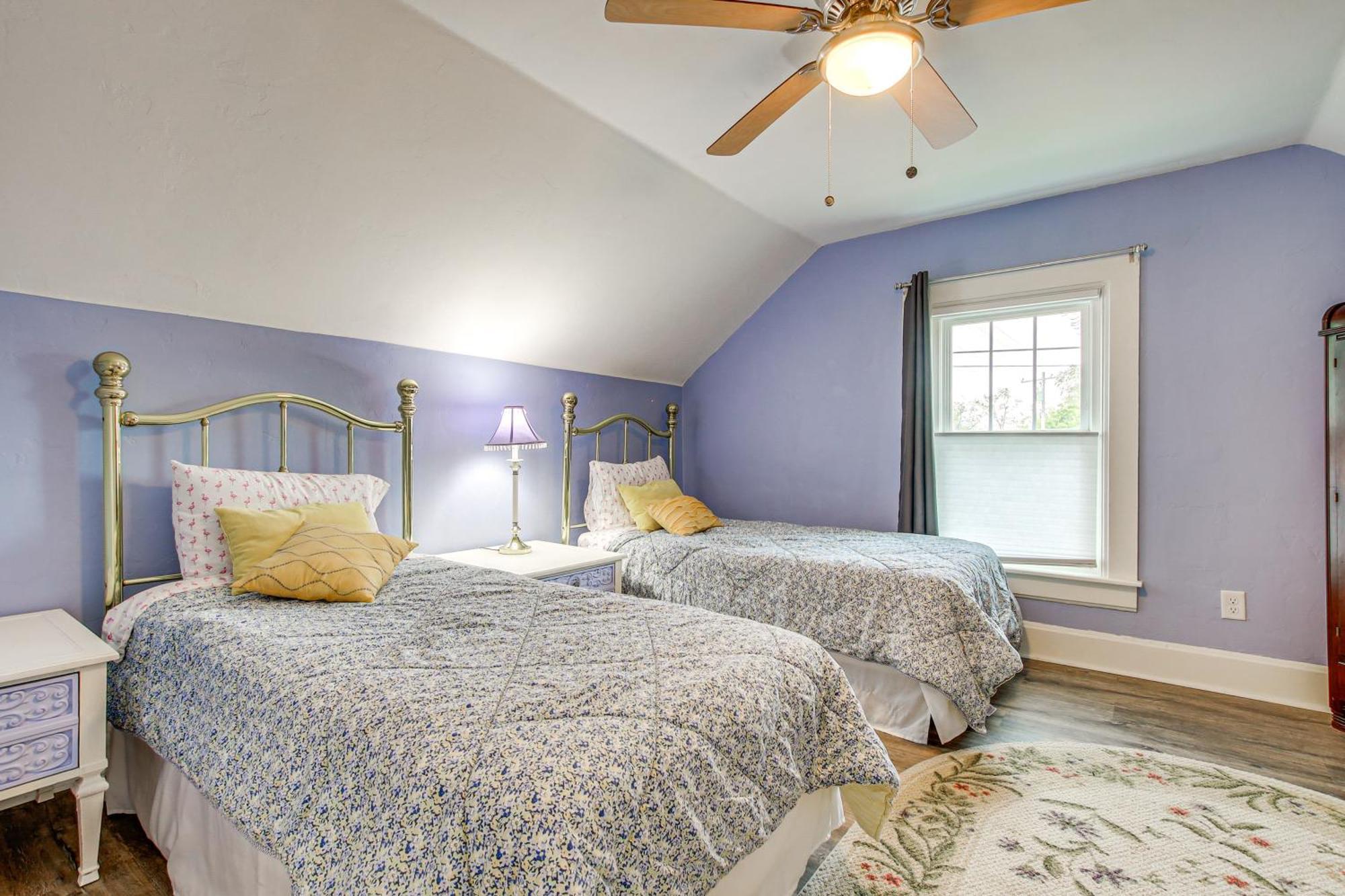 Lavish House With Patio - 2 Blocks To Green Lake! 외부 사진